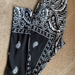 Goldsheep - black and white, paisley print; size medium